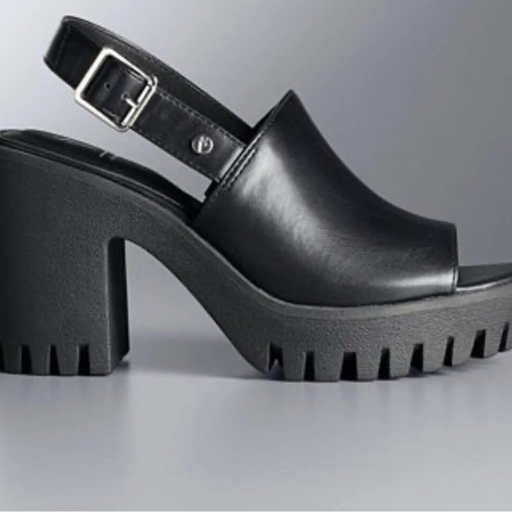 Vera Wang Rotini Black Platform Sandals